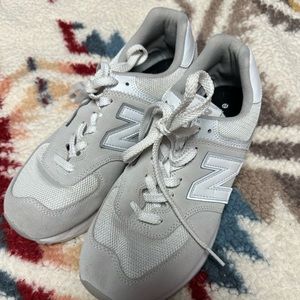 Classic New balance 574 in cloud, men’s size 8/women’s size 10